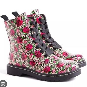 Betsy Johnson for Torrid size 10 roses and leopard combat boots